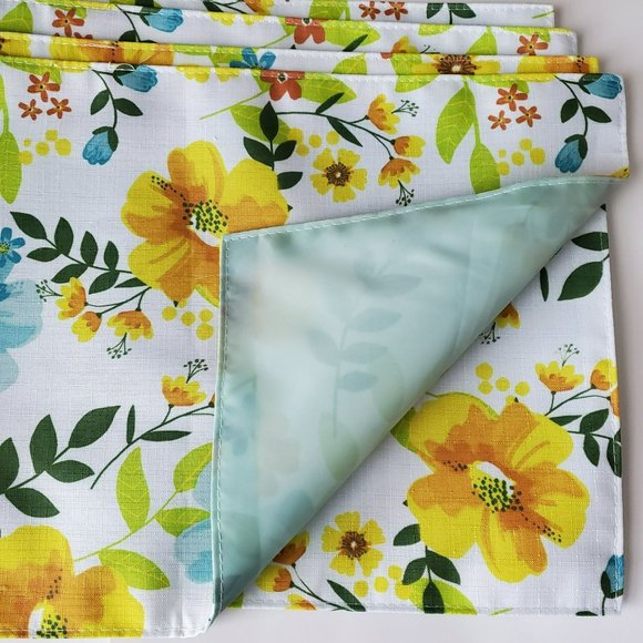 Floral Placemats, Set of 4, Fabric, Home Collection, Spring Garden, Polyester - Picture 2 of 3